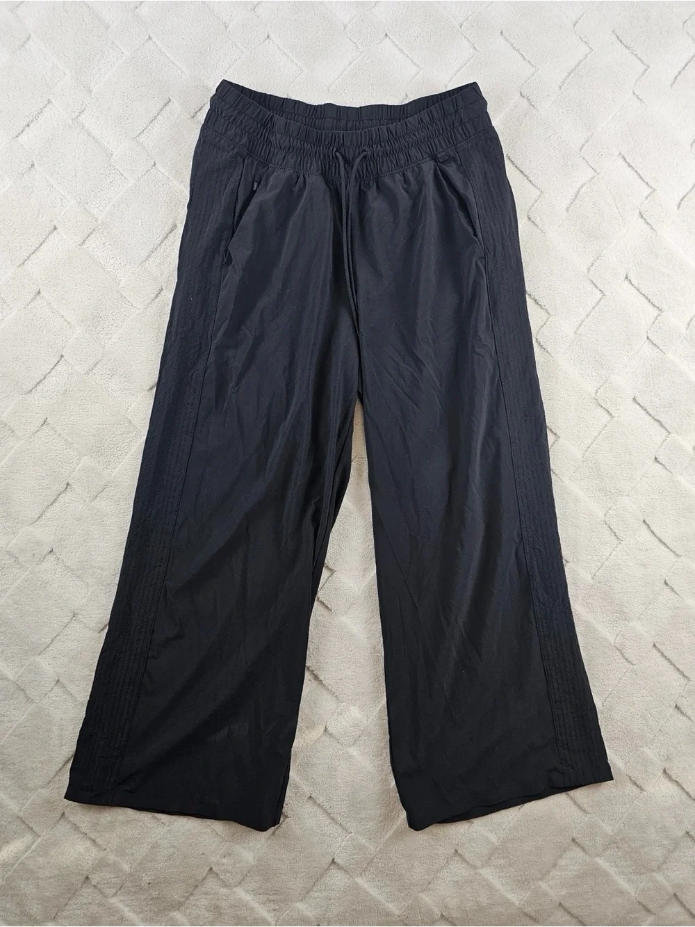 Athleta Avenue Wide Leg Crop Pant Womens 6 in Black Stretchy